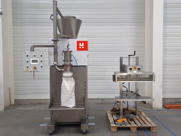 Automatic bagging machines for powdered food colourings